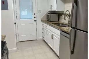 201 E 35th St, Austin, TX 78705 - Photo 8