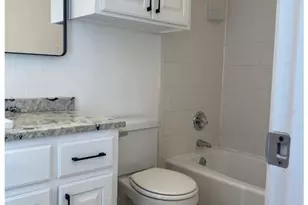 201 E 35th St, Austin, TX 78705 - Photo 24