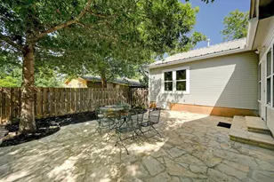 611 N Adams St, Fredericksburg, TX 78624 - Photo 24