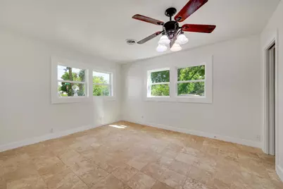 611 N Adams Street, Fredericksburg, TX 78624 - Photo 14