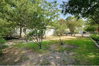 611 N Adams Street, Fredericksburg, TX 78624 - Photo 26