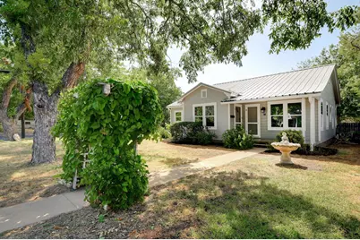 611 N Adams Street, Fredericksburg, TX 78624 - Photo 6