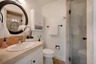 611 N Adams St, Fredericksburg, TX 78624 - Photo 16