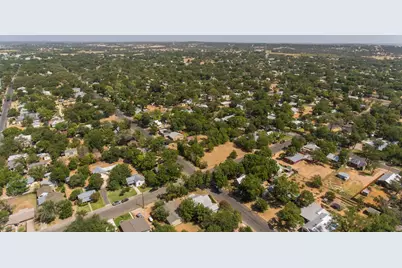 611 N Adams Street, Fredericksburg, TX 78624 - Photo 34