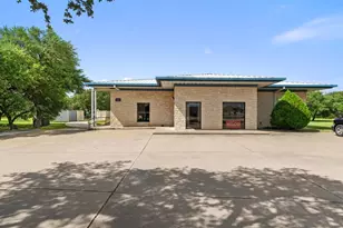 101 John Kelly St, Burnet, TX 78611 - Photo 2