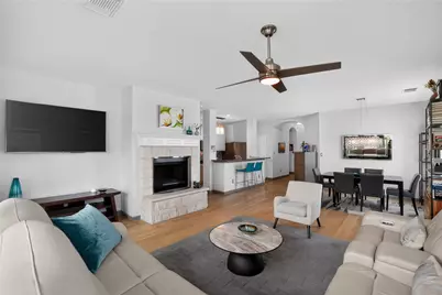 2713 Kinney Oaks Court, Austin, TX 78704 - Photo 2