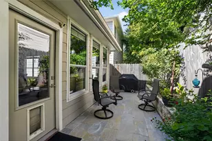 2713 Kinney Oaks Ct, Austin, TX 78704 - Photo 22