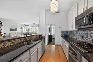 2713 Kinney Oaks Ct, Austin, TX 78704 - Photo 4