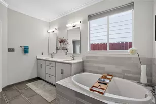 2713 Kinney Oaks Ct, Austin, TX 78704 - Photo 12