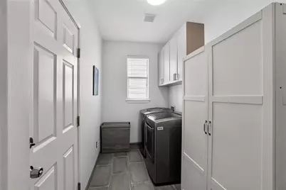 2713 Kinney Oaks Court, Austin, TX 78704 - Photo 18