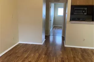 806 W 24th St, Austin, TX 78705 - Photo 4