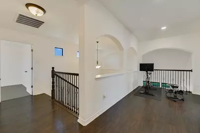 128 W Adelanta Place, Round Rock, TX 78681 - Photo 12