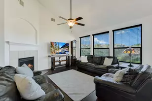 128 W Adelanta Pl, Round Rock, TX 78681 - Photo 4