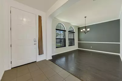 128 W Adelanta Place, Round Rock, TX 78681 - Photo 2