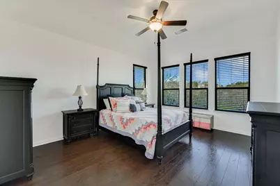 128 W Adelanta Place, Round Rock, TX 78681 - Photo 6