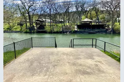 146 Longwood Drive, New Braunfels, TX 78132 - Photo 6