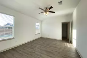 130 Ft Clark Spgs Dr, Hutto, TX 78634 - Photo 8