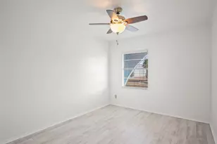 318 W Cotter Ave, Port Aransas, TX 78373 - Photo 36