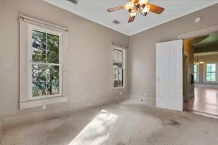 710 Gresham St, Smithville, TX 78957 - Photo 16