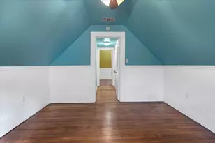 710 Gresham St, Smithville, TX 78957 - Photo 20