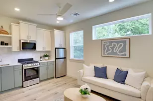 6802 Montana St, Austin, TX 78741 - Photo 2