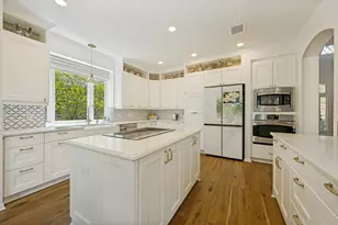 10024 Circleview Dr, Austin, TX 78733 - Photo 8