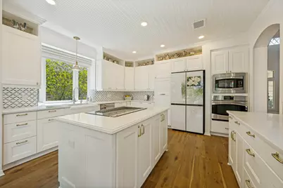 10024 Circleview Drive, Austin, TX 78733 - Photo 8
