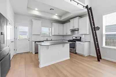 10221 Forest Grove Drive, Austin, TX 78747 - Photo 6