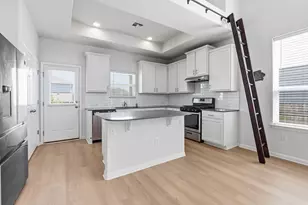 10221 Forest Grove Dr, Austin, TX 78747 - Photo 6