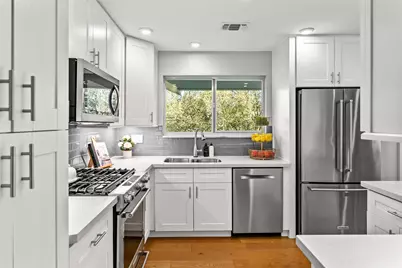 3627 Peregrine Falcon Drive, Austin, TX 78746 - Photo 10