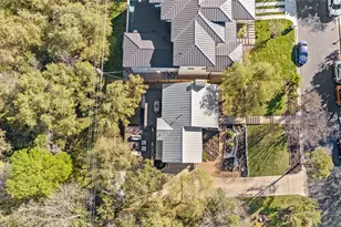 3627 Peregrine Falcon Dr, Austin, TX 78746 - Photo 34