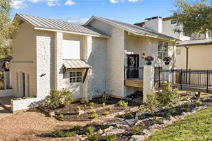 3627 Peregrine Falcon Dr, Austin, TX 78746 - Photo 2