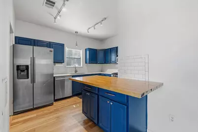 2720 Oak Springs Drive, Austin, TX 78702 - Photo 10