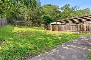 2720 Oak Springs Dr, Austin, TX 78702 - Photo 22
