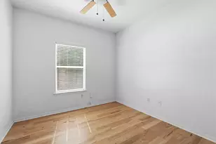 2720 Oak Springs Dr, Austin, TX 78702 - Photo 18