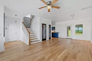 2720 Oak Springs Dr, Austin, TX 78702 - Photo 4