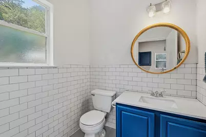 2720 Oak Springs Drive, Austin, TX 78702 - Photo 12