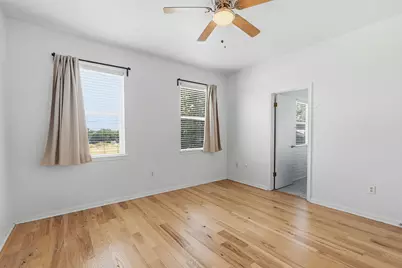 2720 Oak Springs Drive, Austin, TX 78702 - Photo 14