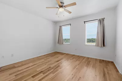 2720 Oak Springs Drive, Austin, TX 78702 - Photo 14