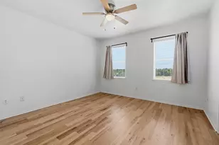 2720 Oak Springs Dr, Austin, TX 78702 - Photo 14