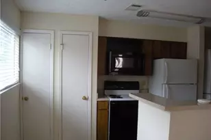 114 E 31st St, Austin, TX 78705 - Photo 4