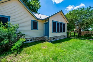 209 Lockhart St, Martindale, TX 78655 - Photo 32