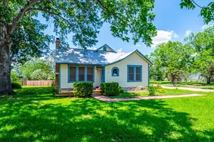 209 Lockhart St, Martindale, TX 78655 - Photo 4