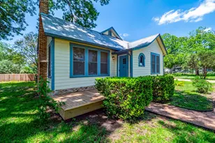 209 Lockhart St, Martindale, TX 78655 - Photo 8