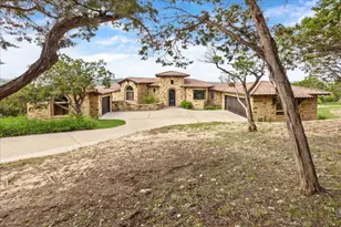 709 S Angel Light Dr, Spicewood, TX 78669 - Photo 2