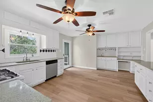 210 Harvard St, San Marcos, TX 78666 - Photo 12