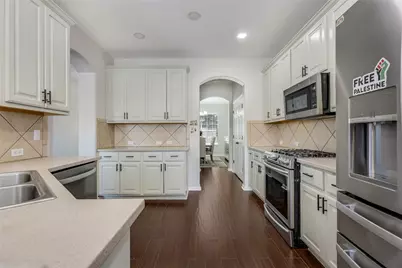 916 Abbeyglen Castle Drive, Pflugerville, TX 78660 - Photo 8