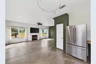245 Country Lane, McDade, TX 78650 - Photo 10