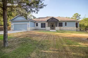 117 W Kamoi Ct, Bastrop, TX 78602 - Photo 2