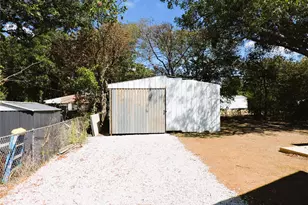 705 E Hwy 82, Nocona, TX 76255 - Photo 22